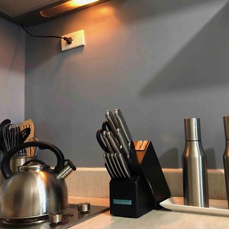 Modern Place Of Style Manila Bagian luar foto